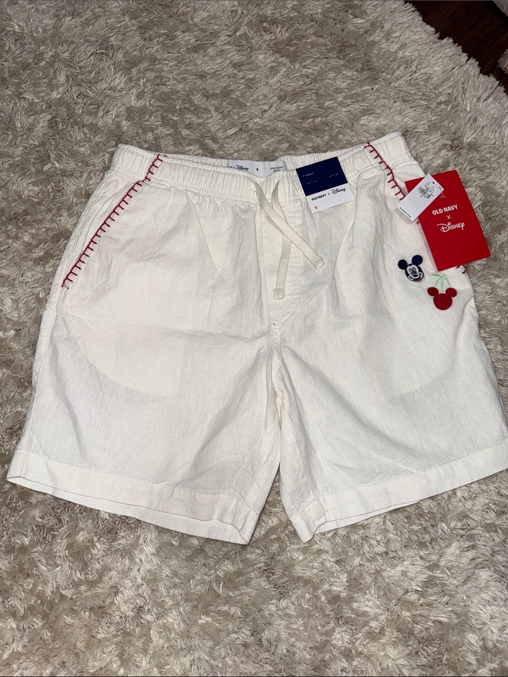 Old Navy x Disney Men’s Mickey Embroidered Shorts